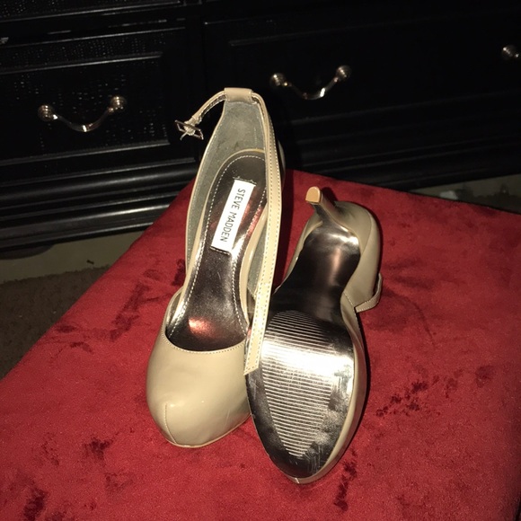 Heels 👠 - Picture 3 of 3